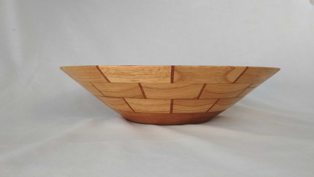 Tigela em madeira com segmentos