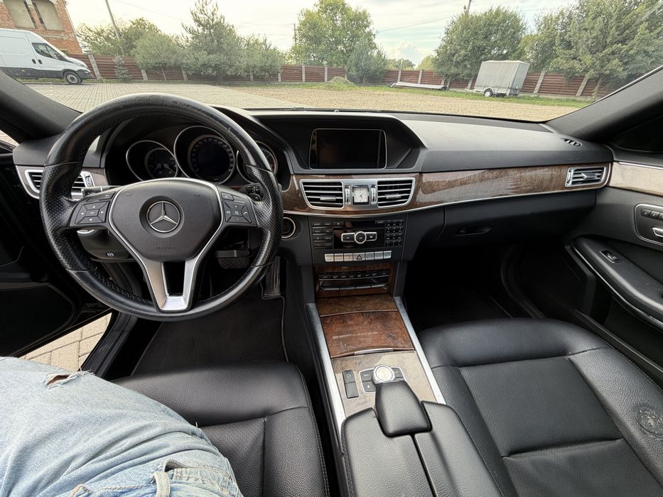 Mercedes-Benz E-класу 2013 року