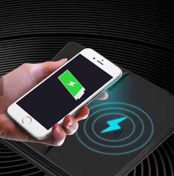 Бездротова зарядка tesla model 3