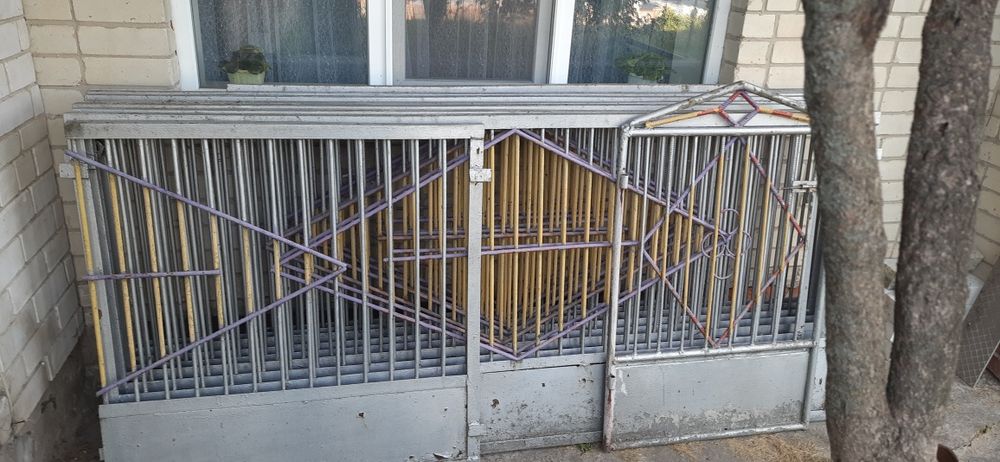 Забор, Паркан металевий секції