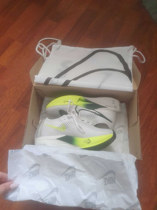 Продам новi кросiвки nike