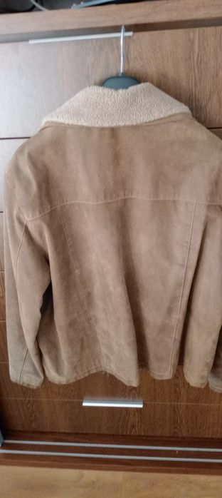 Blusao de homem em tom de castanho pinhão