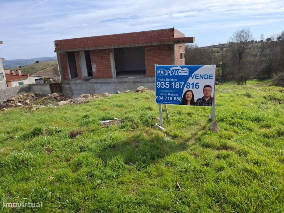 Moradia V3 inacabada - até 100% Financiamento