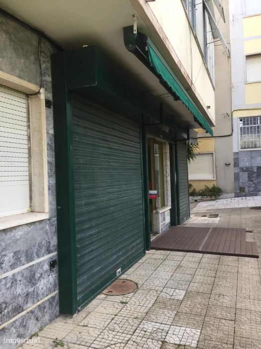 Arredamento Espaço Comercial Linda-a-velha