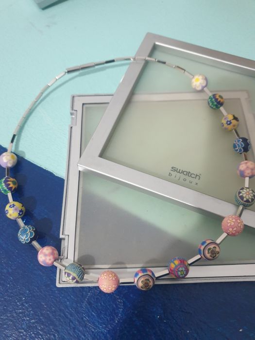 Colar com contas trabalhadas