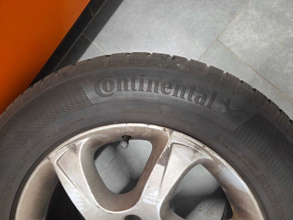 Alu felgi z Oponami zimowymi z końca 19 roku 235/65 R17 5 x 112