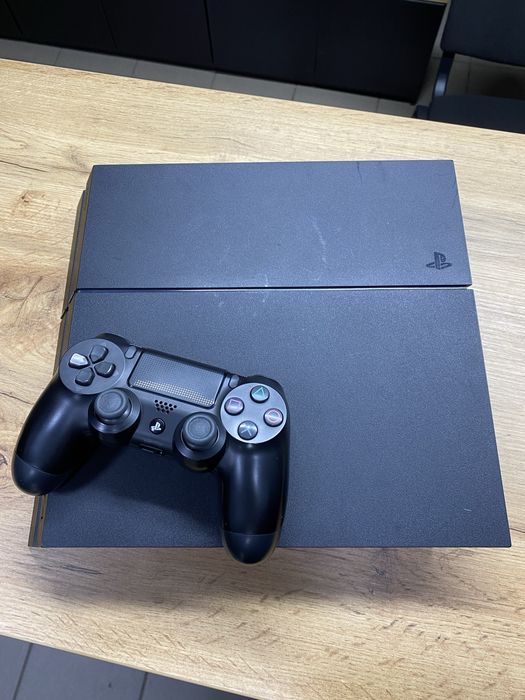 PlayStation 4 FAT 500 GB у відмінному стані - гарантія 12 місяців