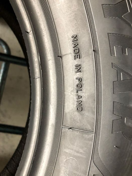 Шини 215/60/16-4 шт Goodyear Ultra Grip