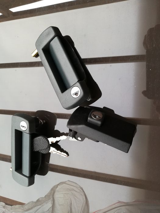 Fiat 126p klamki + zamek klapy tylnej El Elegant nowe