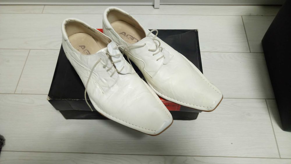 Buty białe  (skóra)