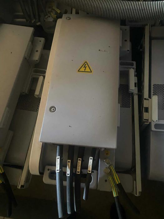 Inversores •  Delta M88H_122