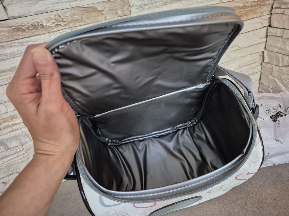 Lunchbox Kosmetyczka Kuferek Guess Rothenberg Travel