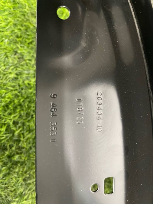 Крило ліве bmw i7 g70