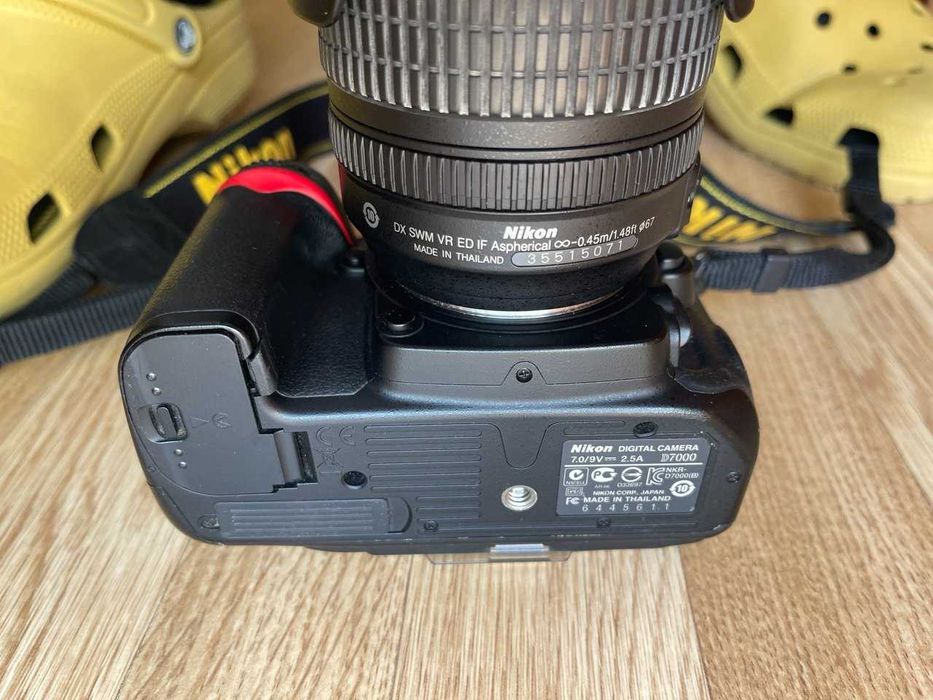 Фотоапарат Nikon D7000 18-105VR Kit + гелиос 81Н 50мм (портрет)+ сумка