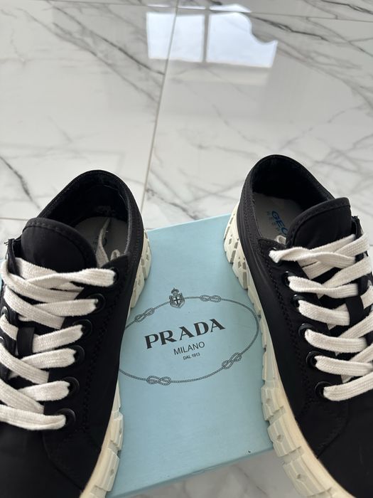 Кросівки Prada 35р