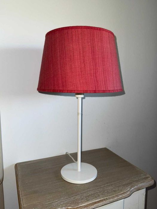 2 candeeiros estilo  vintage vermelho e branco, lindos ( vendo o par)