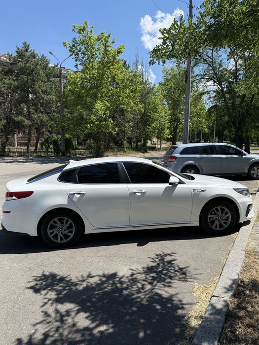 Продаю Kia k5 2.0 газ