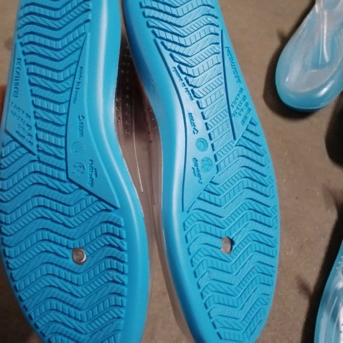 Sapatos borracha novos 3 pares