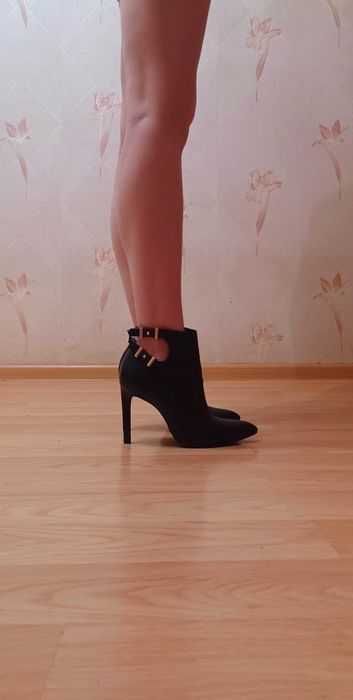 Guess  Ботильоны