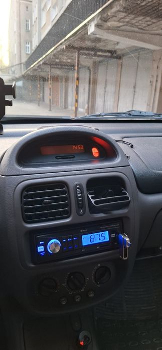 Renault Clio2  1.4 rocznik 1999