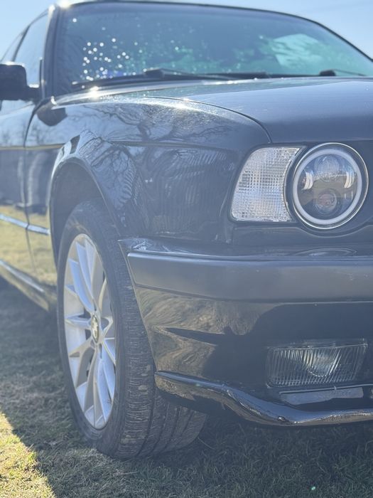 Продам BMW E34 520і