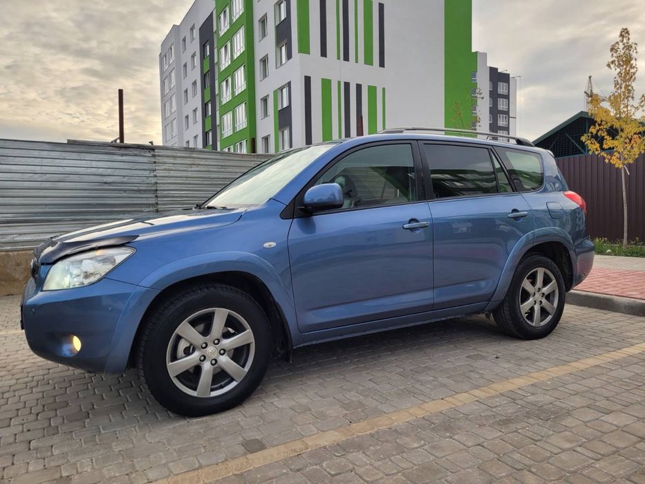 TOYOTA RAV 4 Avtomat 2.4 Long Avd