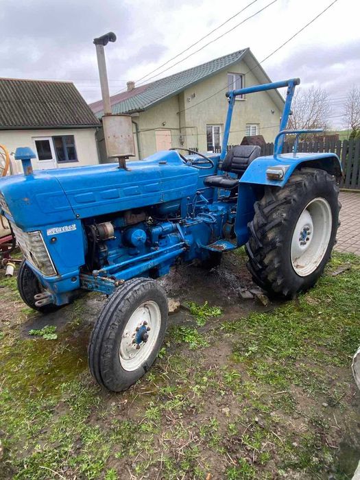 Трактор Ford 3000