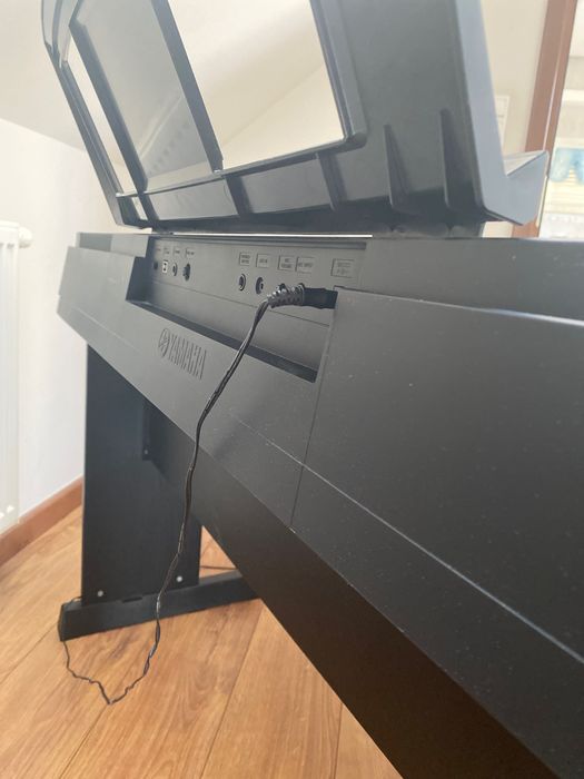 Pianino YAMAHA DGX - 600