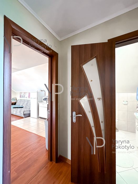 Продаж будинку по вул. Сулими