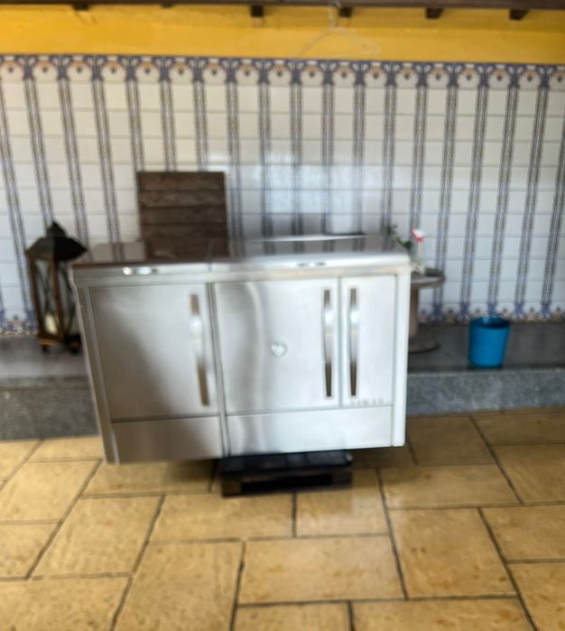 Fogão a gás e lenha como novo.