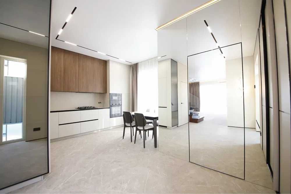 Вітаю. Продаж будинок, дуплекс з ремонтом, окремий заїзд, газ.