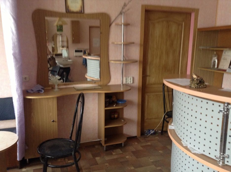 Продам недорого мебель для салона (мойка, место модельера и маникюра)