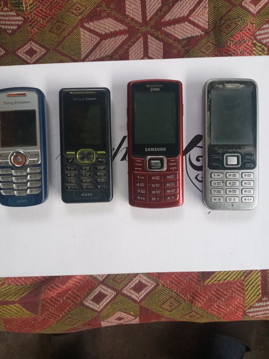 Sony Ericsson та Самсунги усі робочі