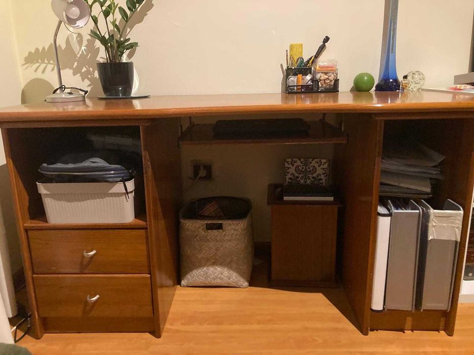 Secretária de escritório em pinho de mel