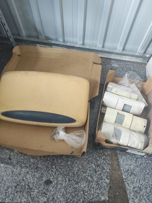 Alarme com sensores e sirene