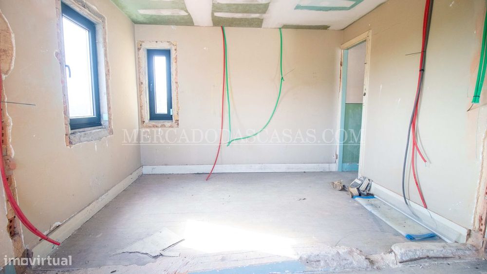 Moradia com elevado potencial no centro de Avanca