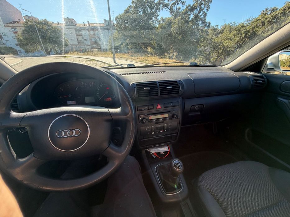 Audi A3 1.9 TDi 130cv - caixa manual de 6 velocidades