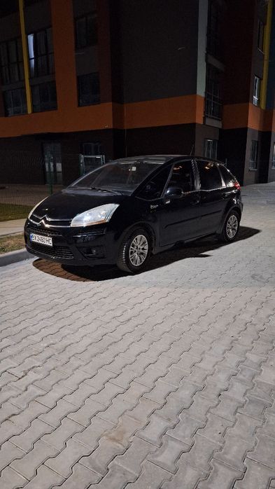 Машина CITROEN C4 picasso