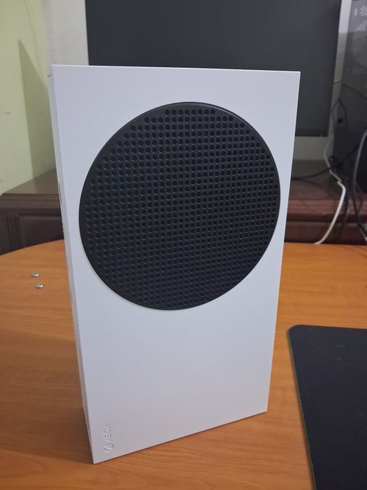 Xbox Series S + EA FC 25 | Excelente estado (Venda ou troca)