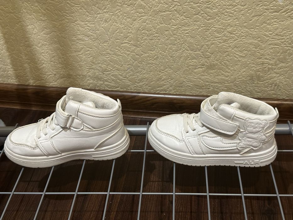 Кросівки для дівчинки