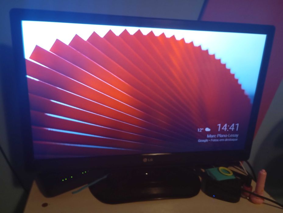 Televisão LG a funcionar perfeitamente