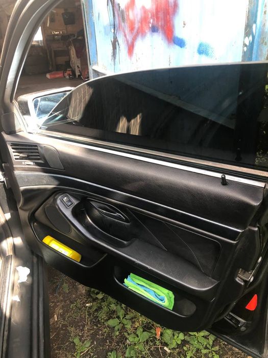 Продам BMW E39 523i
