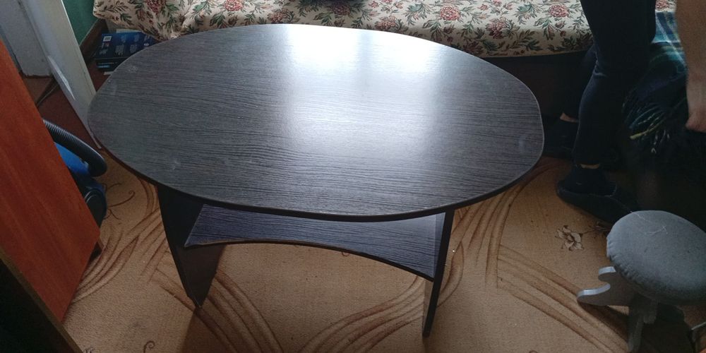 Журнальний столик