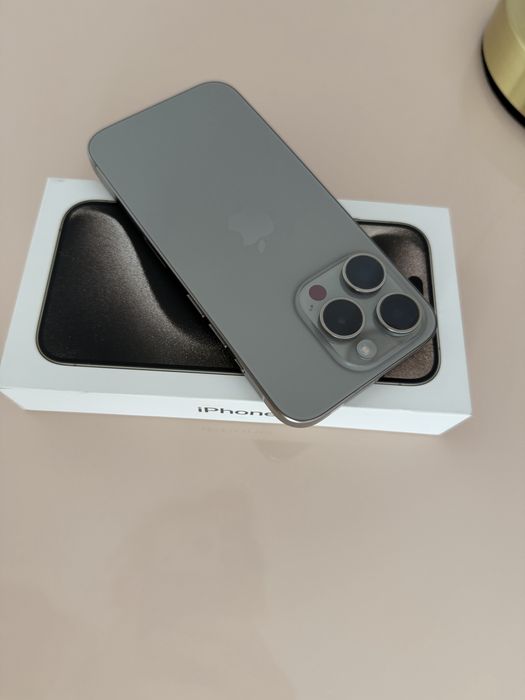 Iphone 15 pro Natural Titanium