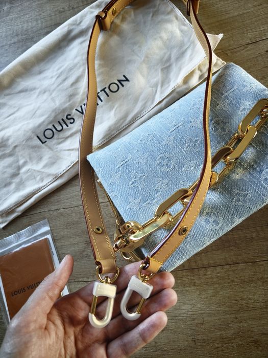 Брендова сумка Louis Vuitton Coussin BB Sky Blue Denim