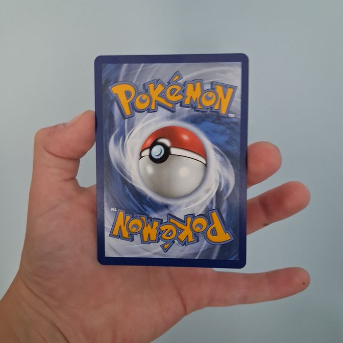 Karta pokemon z postacią