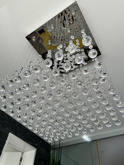 Luminária de Cristal Luxuosa – Grande e Sofisticada