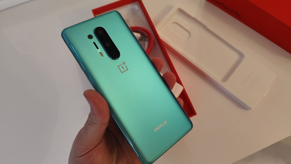 Продам One Plus 8 pro 12/256
