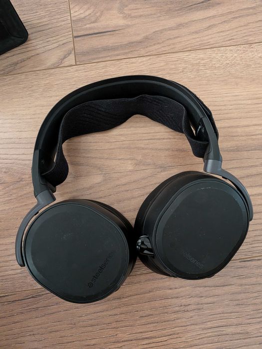 SteelSeries Arctis Pro Wireless headset