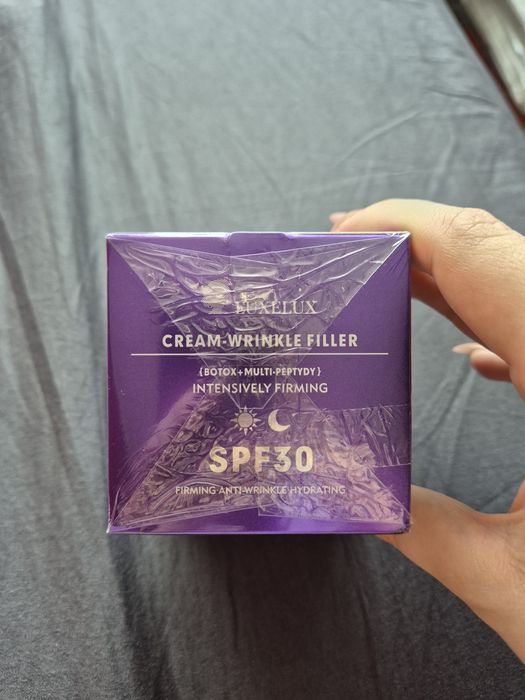 Krem przeciwzmarszczkowy multi-peptydy + potrójny botox SPF 30